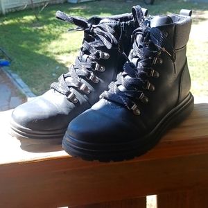 Boy's slip-on zipper boots